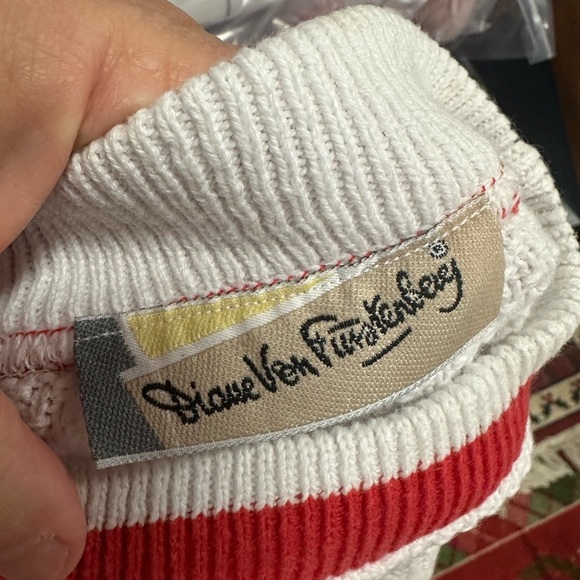 Vintage Diane Von Furstenberg  Knit Floral Sweater - Picture 2 of 3